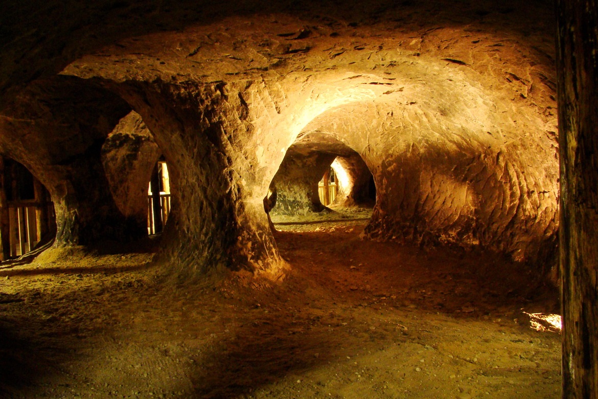 Підземний туристичний маршрут «Гроти Нагужські»